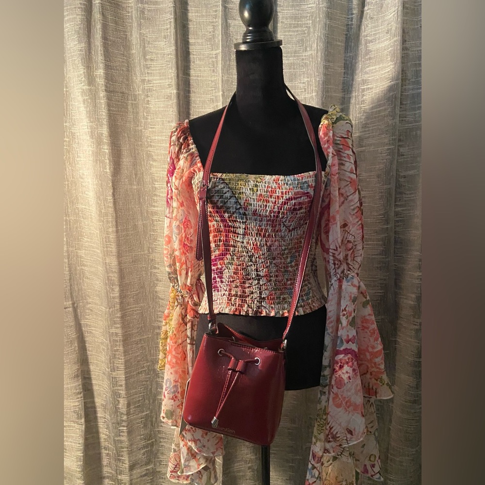 💕Calvin Klein Mini Draw String Bag ~ NWT Vegan leather. Color amazing. - Picture 6 of 14